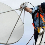 Técnico de antena sky sp