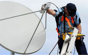 Técnico de antena sky sp